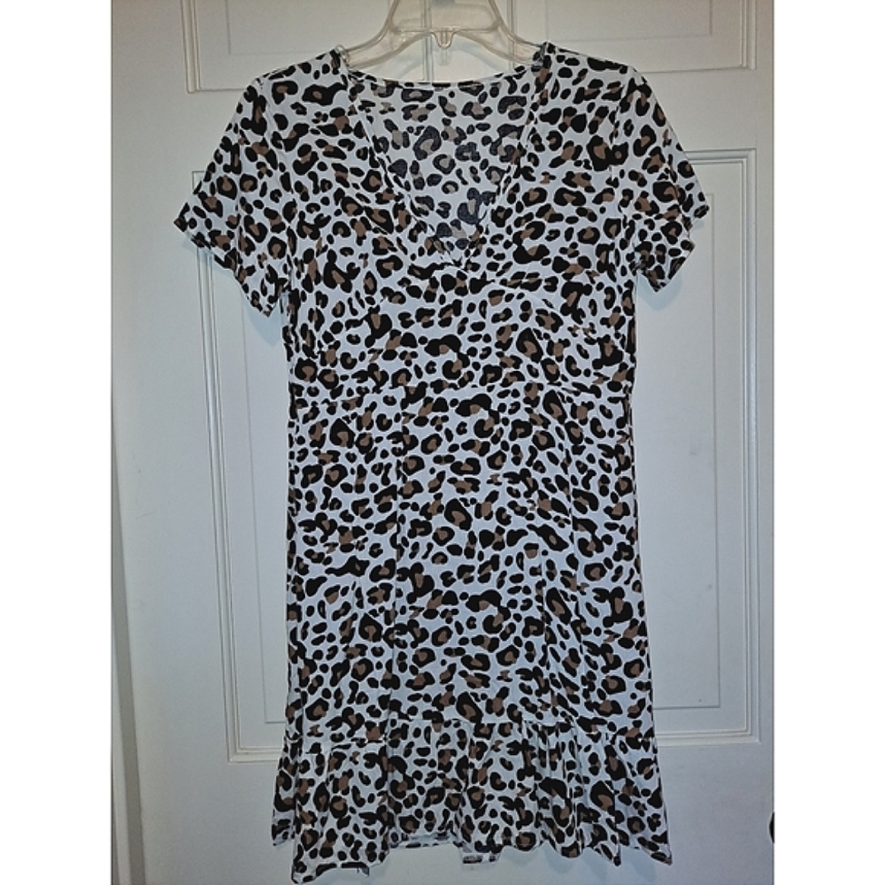 Animal vneck short sleeve dress cheetah leopard travel party summer beach mini